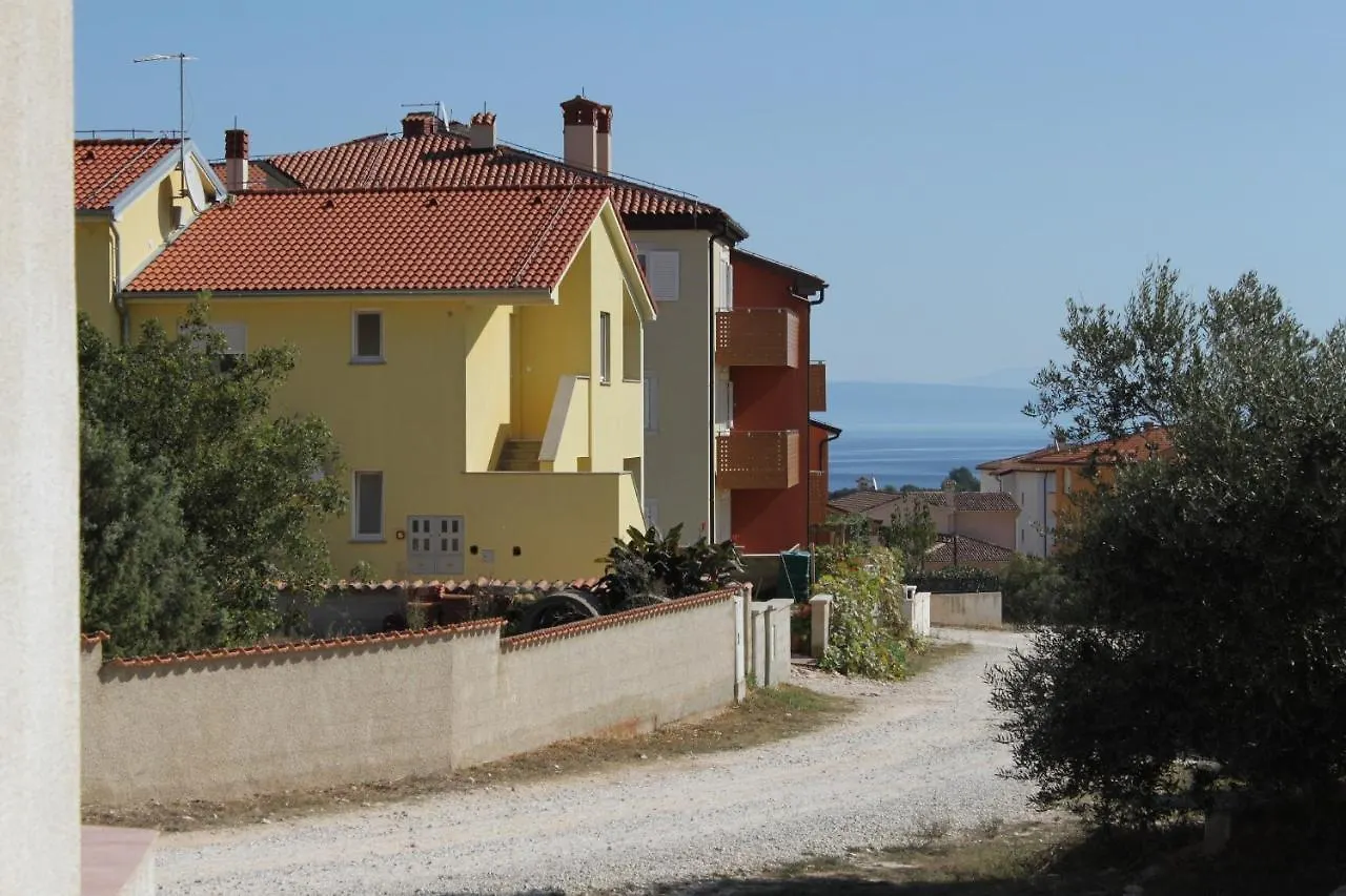 Apartments With A Parking Space Liznjan, Medulin - 7240 Croatia