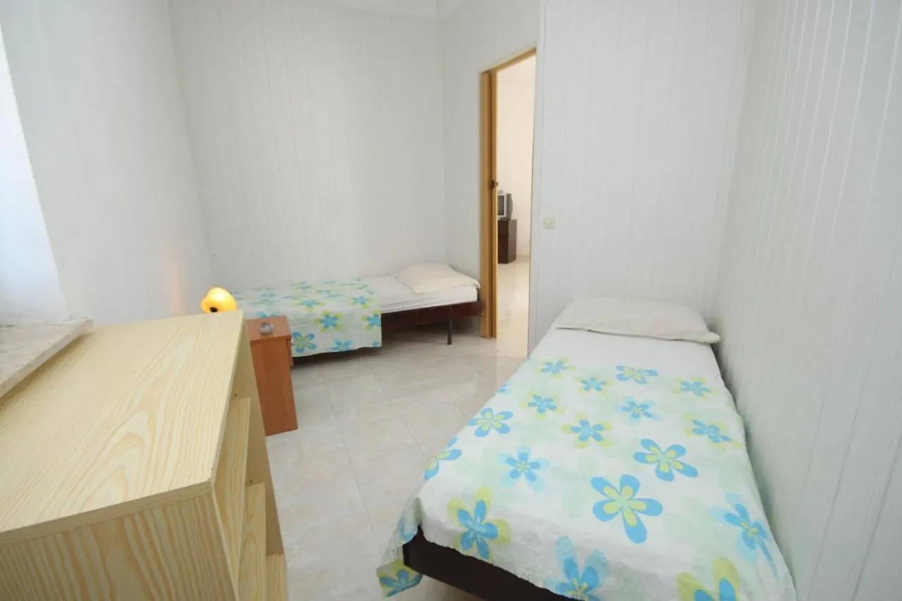 Apartments With A Parking Space Liznjan, Medulin - 7240 Croatia
