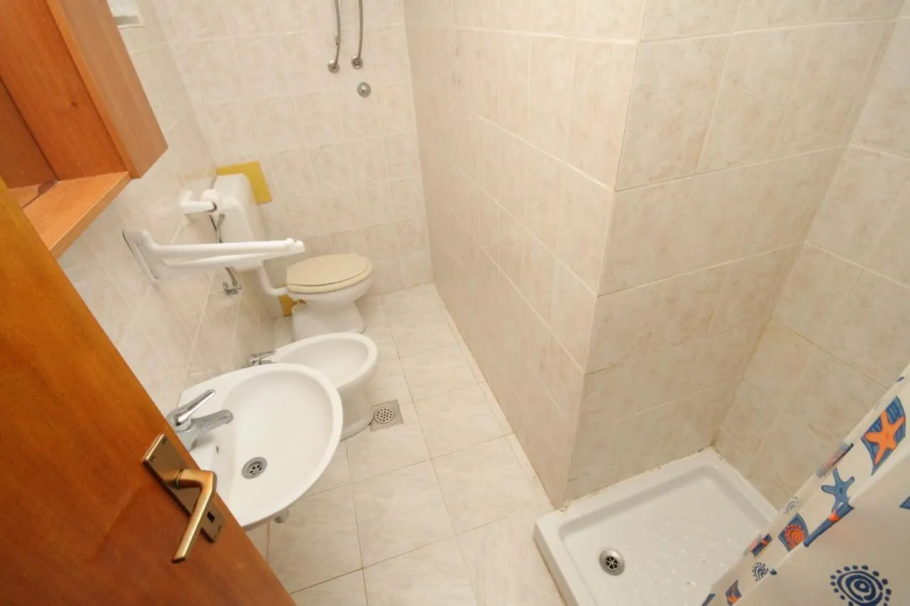 Apartments With A Parking Space Liznjan, Medulin - 7240 Croatia