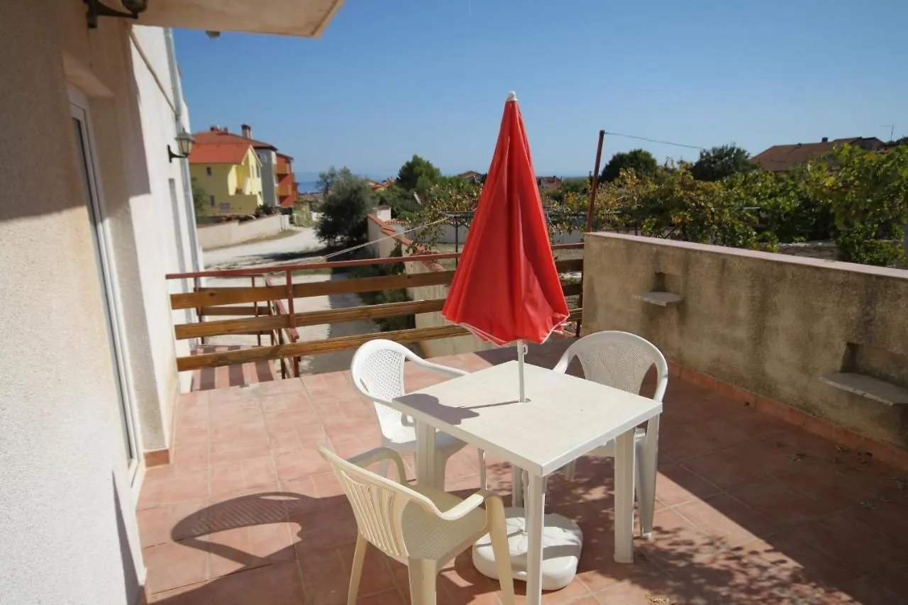 Apartments With A Parking Space Liznjan, Medulin - 7240 Croatia